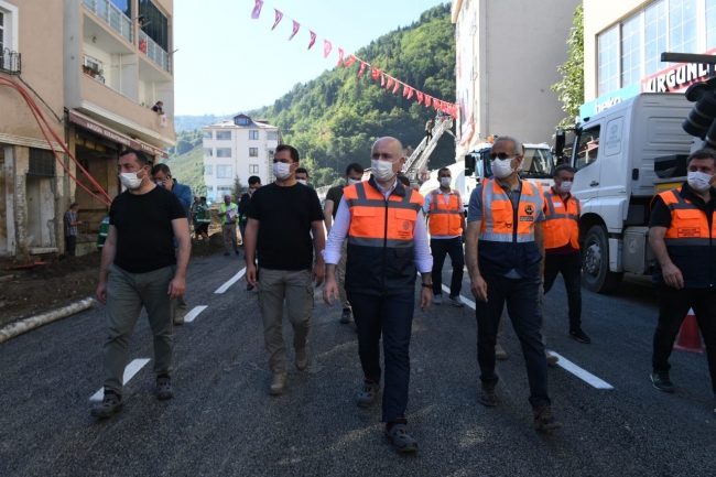 Bakan Karaismailoğlu Giresun'daki çalışmaları yakından takip ediyor